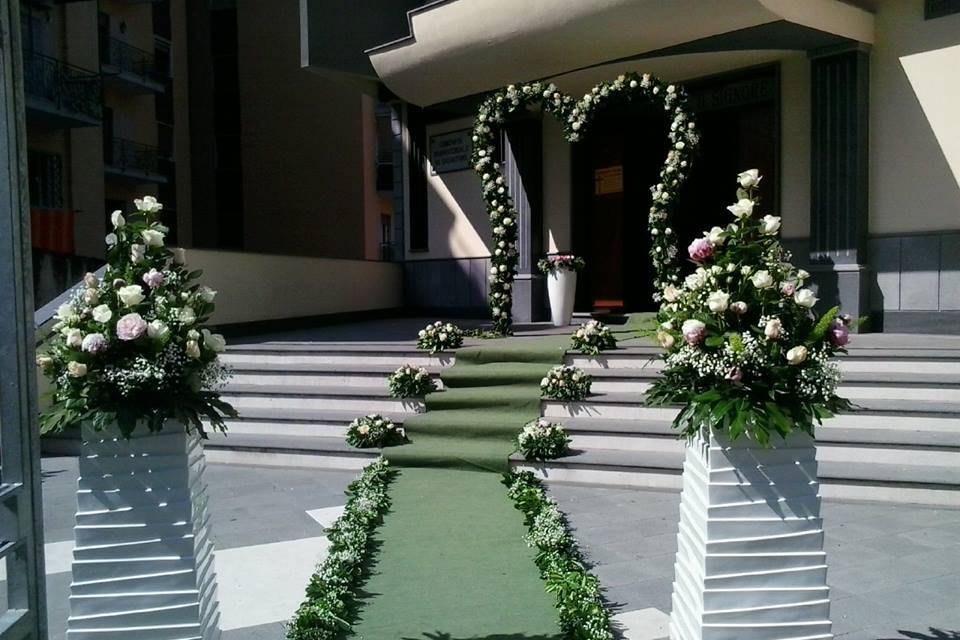 Matrimonio con arco a cuori