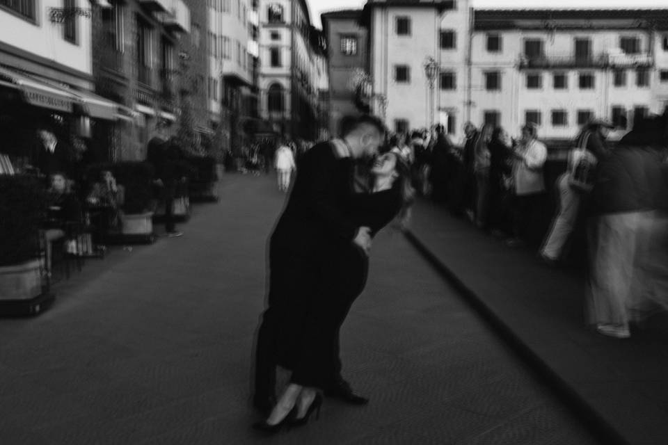 Baci romantici a Firenze