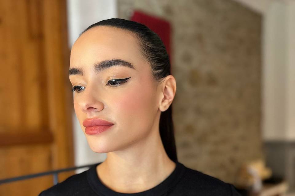 Make up damigella