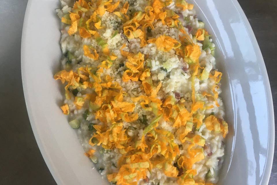 Risotto con zucchine e fiori