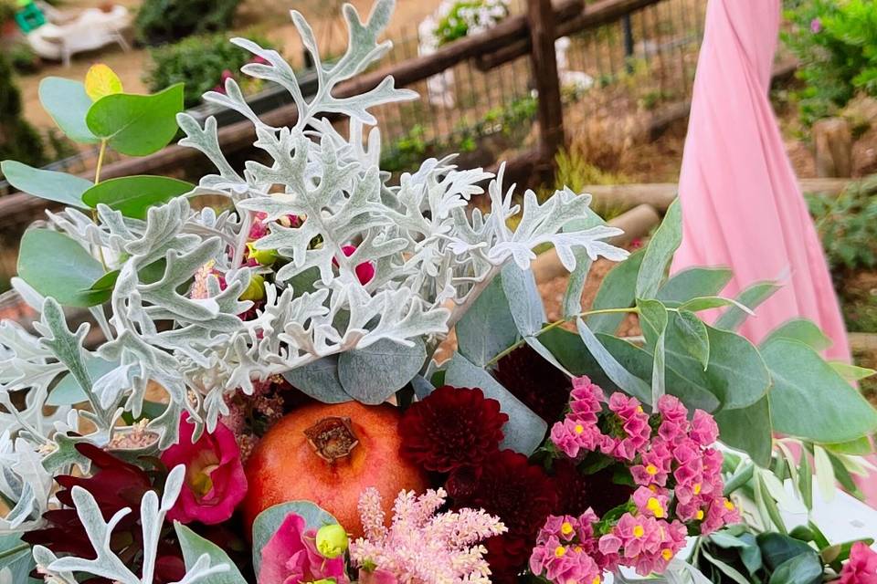 Country chic pomegranate weddi