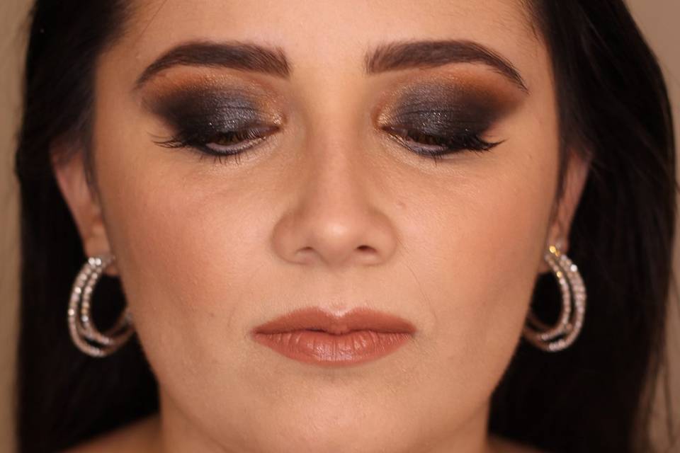 Smokey eyes