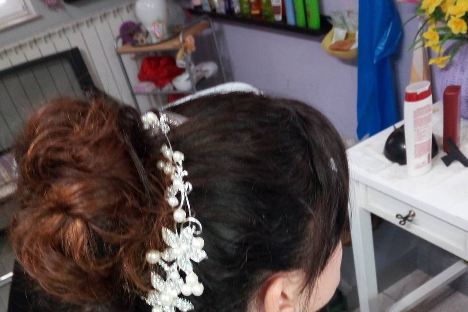 Chignon capelli mossi e diadema