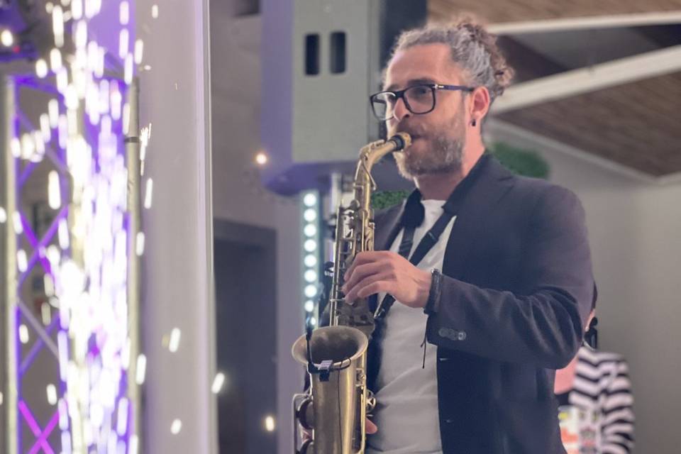 Live sax