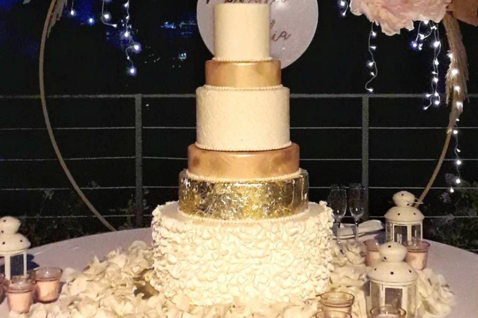 Monumental cake
