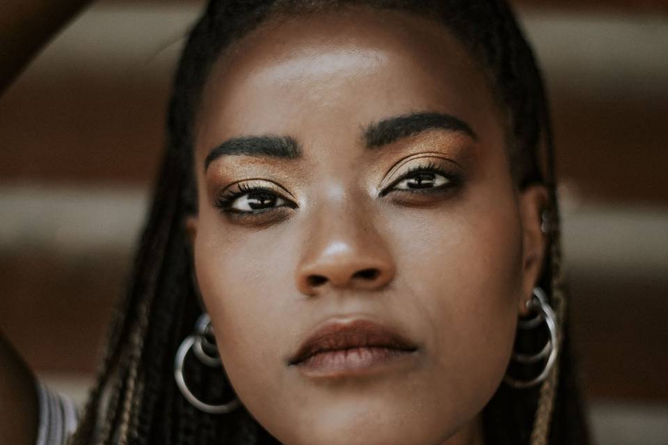 Dark skin make-up
