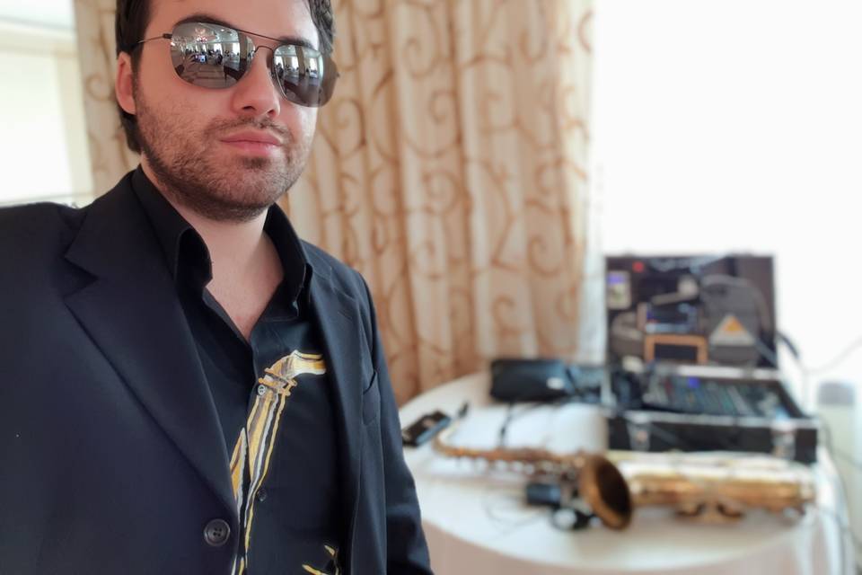 Live sax