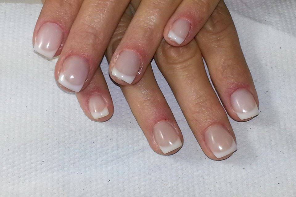 Manicure french con gel
