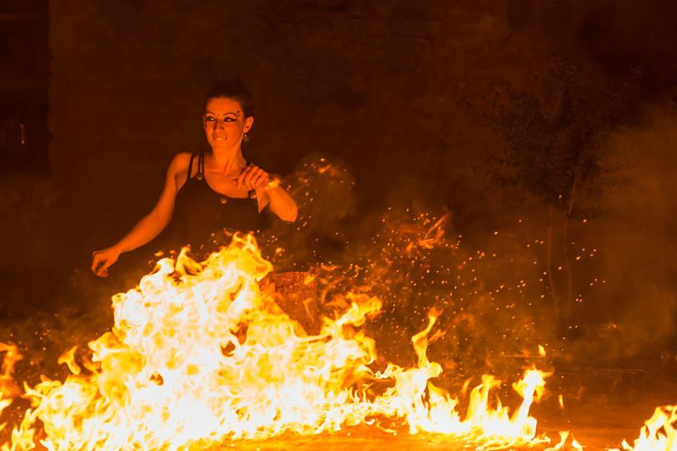 Spettacolo di danza con fuoco Brida Luna