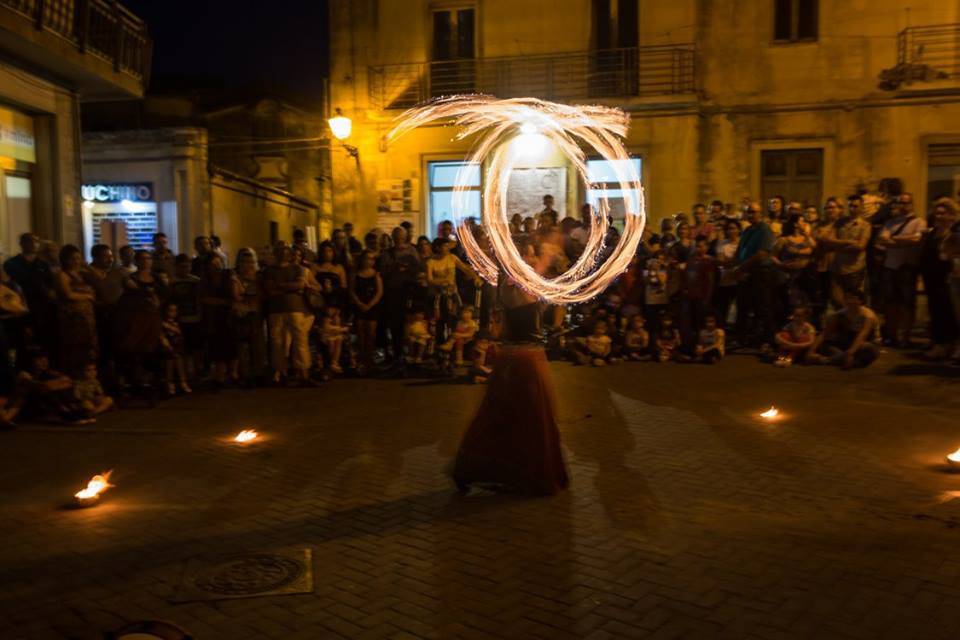 Spettacolo di danza con fuoco Brida Luna