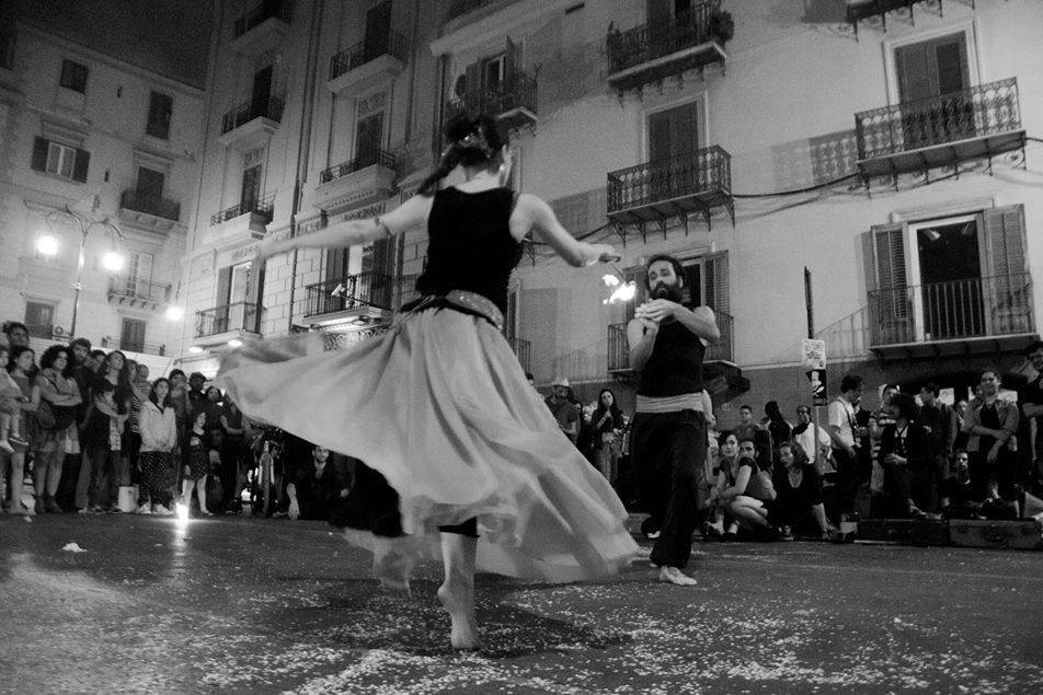 Spettacolo di danza con fuoco Brida Luna