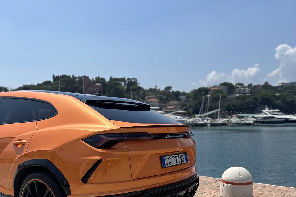 Lamborghini Urus Pearl Capsule