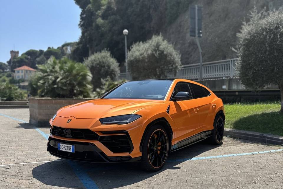 Lamborghini Urus Pearl Capsule