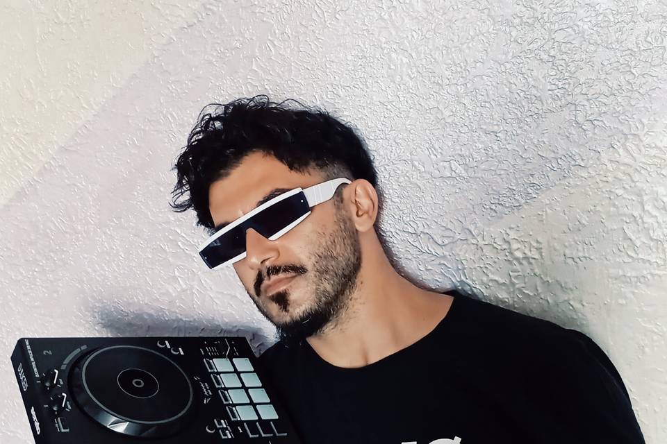 DJ Armeno – Live DJ for Partie