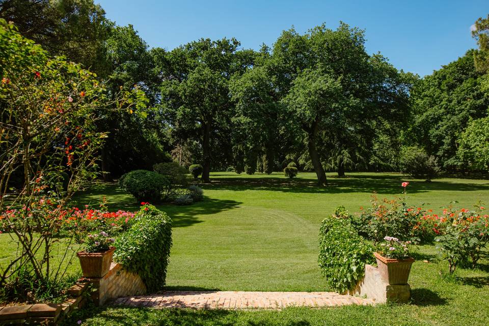 Parco fronte villa