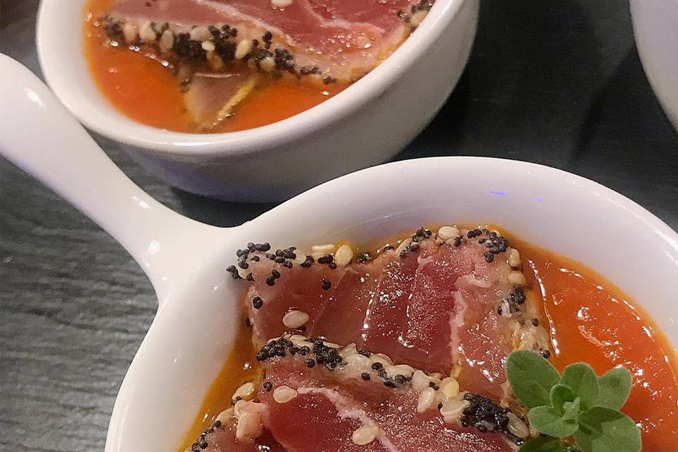 Tataki di tonno con pappa al p