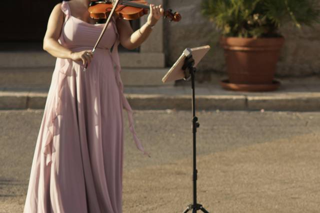 Michela Violinist