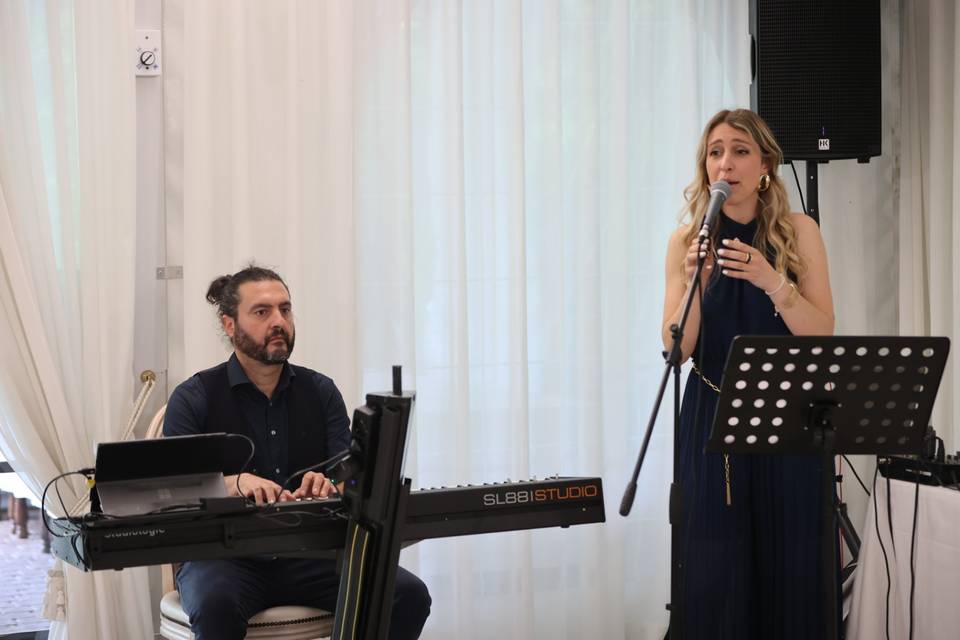 Live piano voce