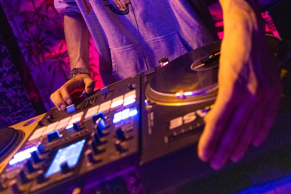 DJ LookOne