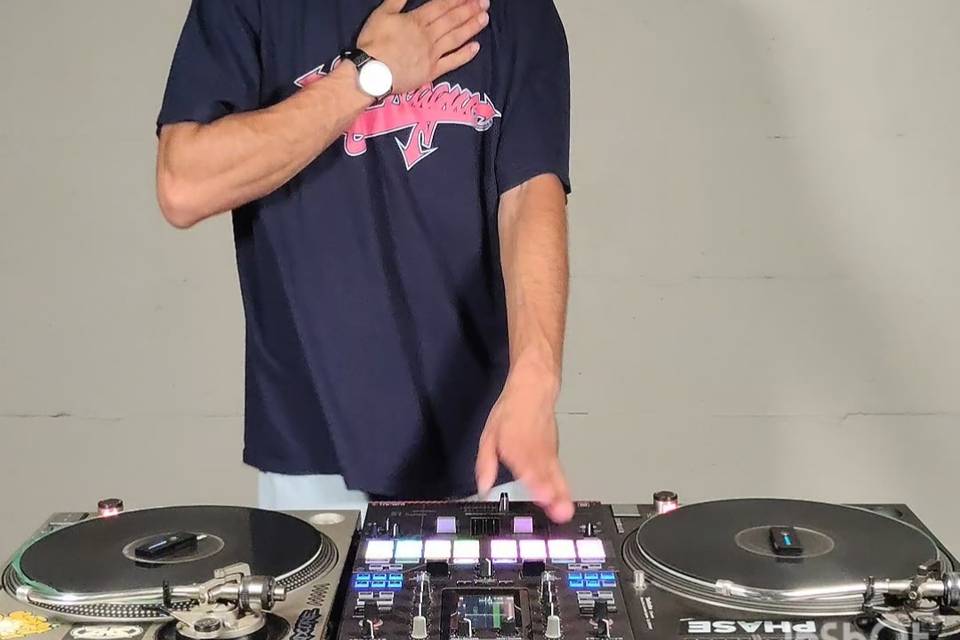 DJ LookOne