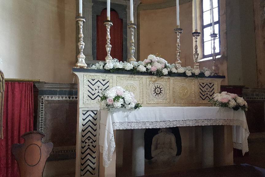 Altare in maggio