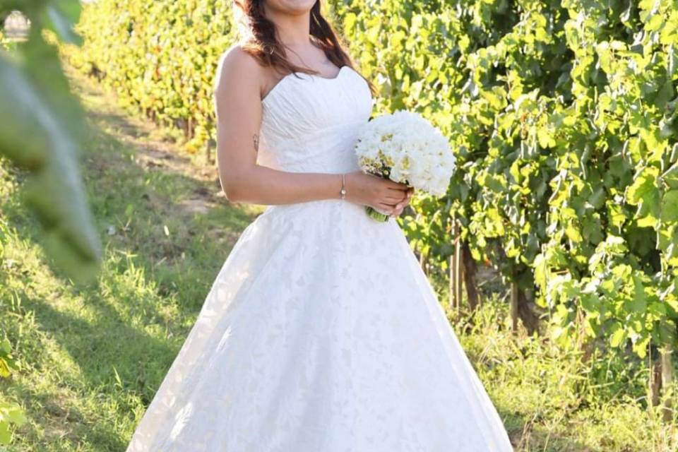 Sposa con bouquet