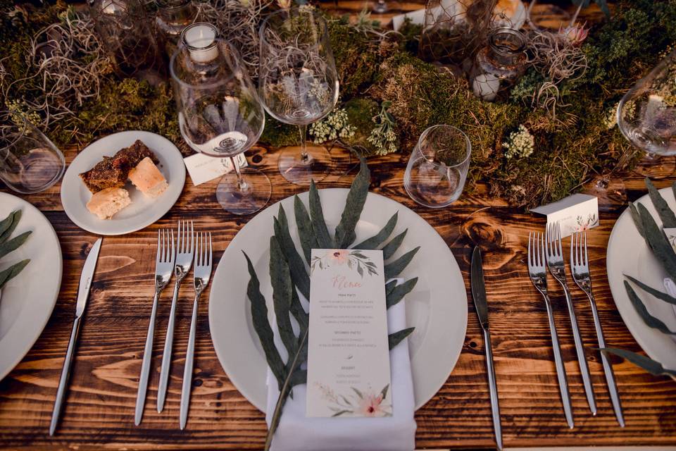 Natural table setting