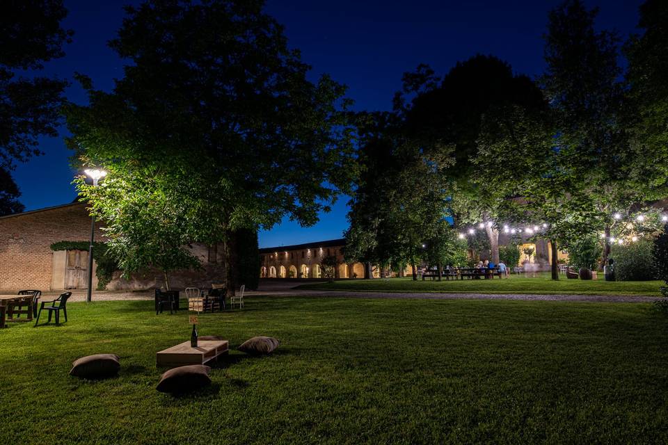 Il giardino di sera