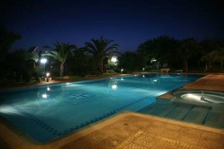 Piscina di notte