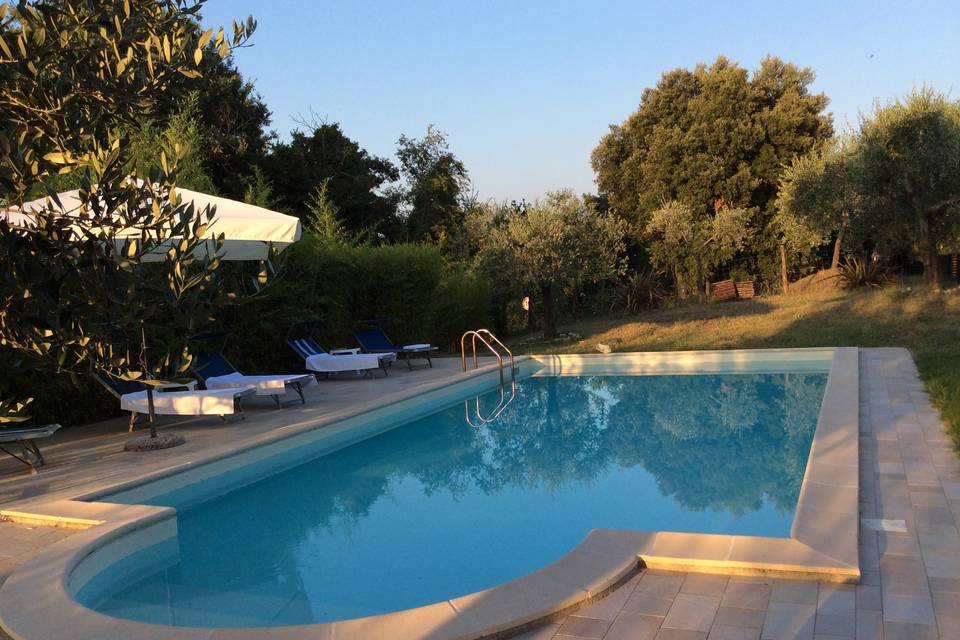 Piscina al tramonto