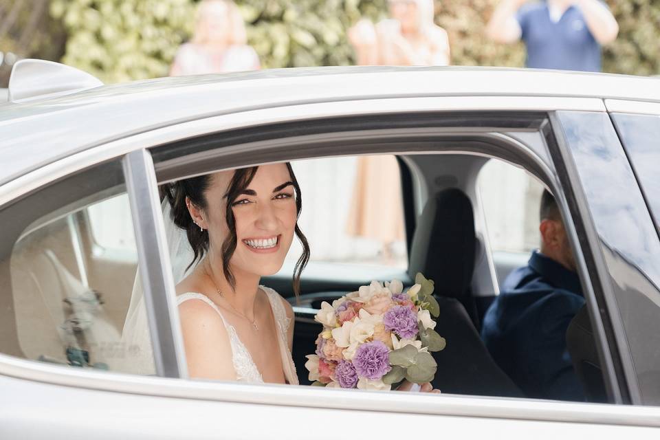 Arrivo sposa in auto