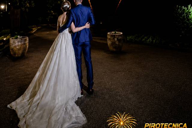 Matrimonio con effetti dorati