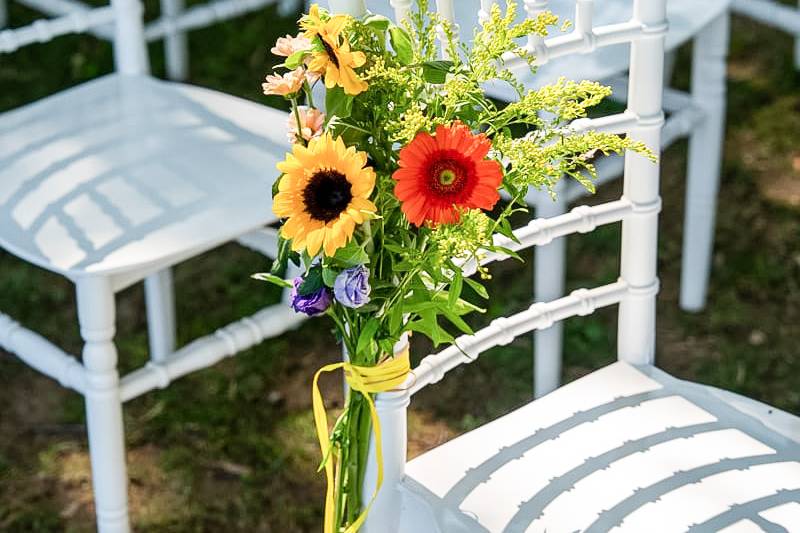 Fiori estivi per le sedie