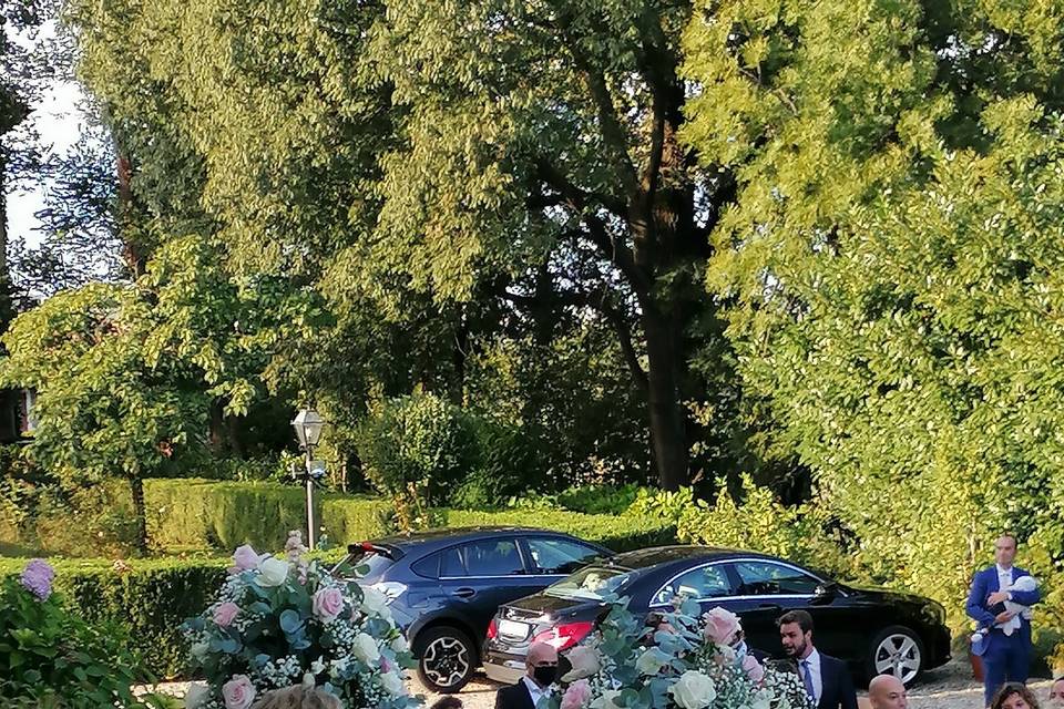 Preparazione lancio bouquet