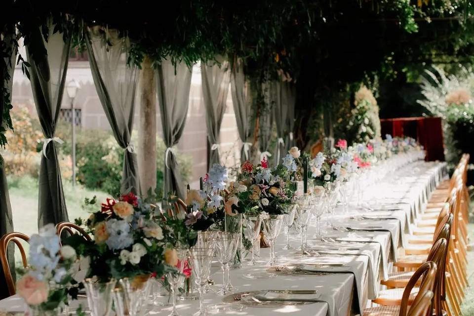 Pranzo sotto al pergolato