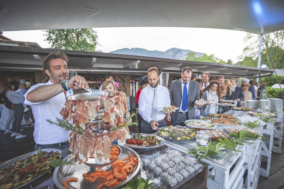 Aperitivo in riva al lago