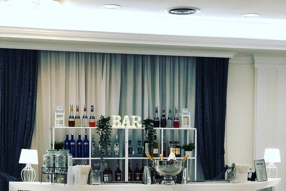 Luxury Bar