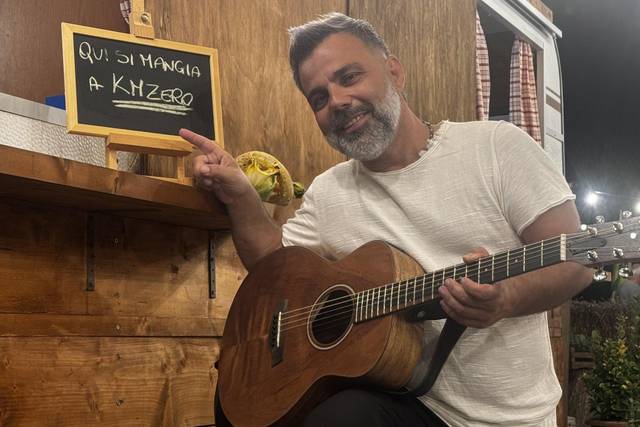Tony Saggese Live