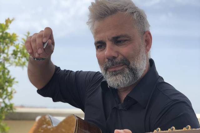 Tony Saggese Live