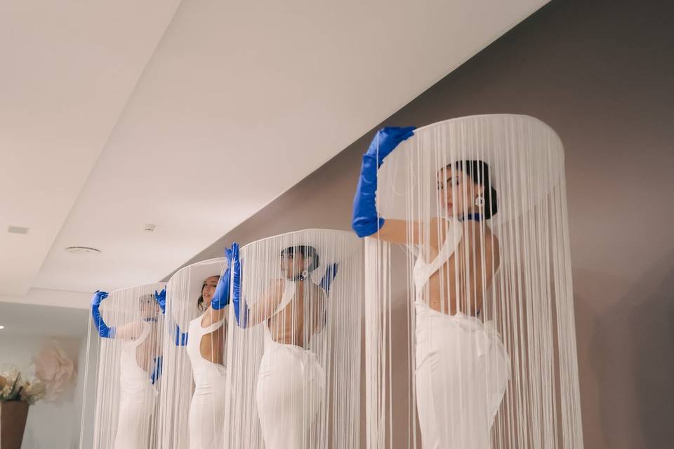 GOLD DANCERS