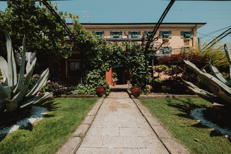 ingresso_giardino_verde_residenza