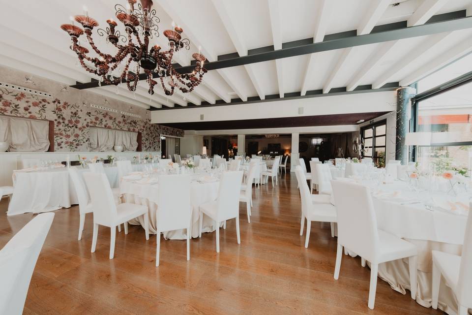 sala_banchetto_bianca_matrimonio