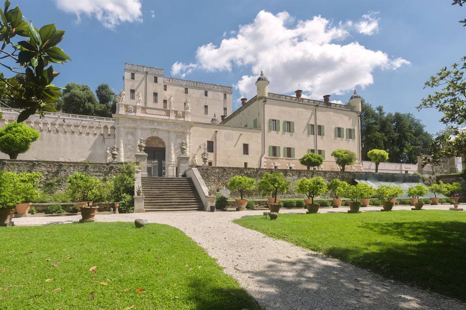 Veduta dal giardino