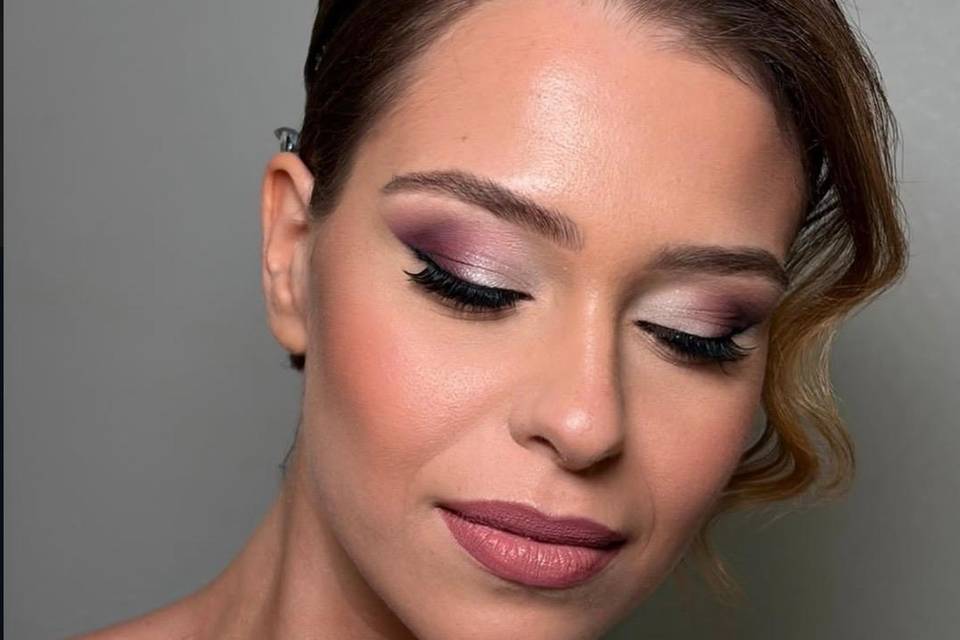 Make-up details