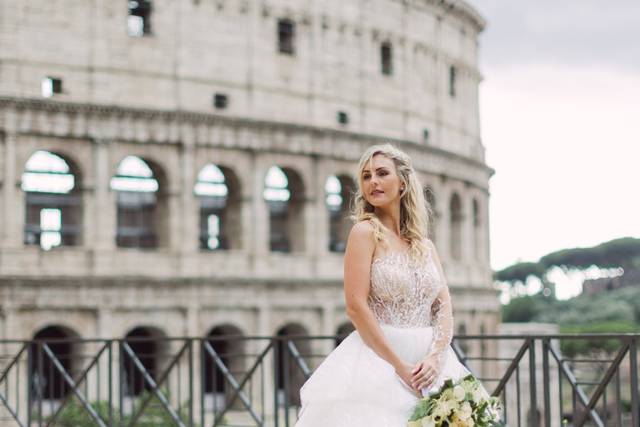 Matrimonio in Val D'Orcia: due abiti da sposa da sogno, Chanel e