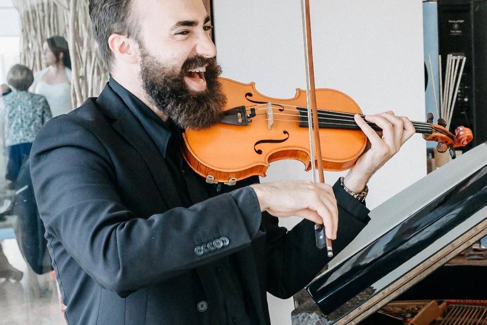 Andrea Granatiero Violino