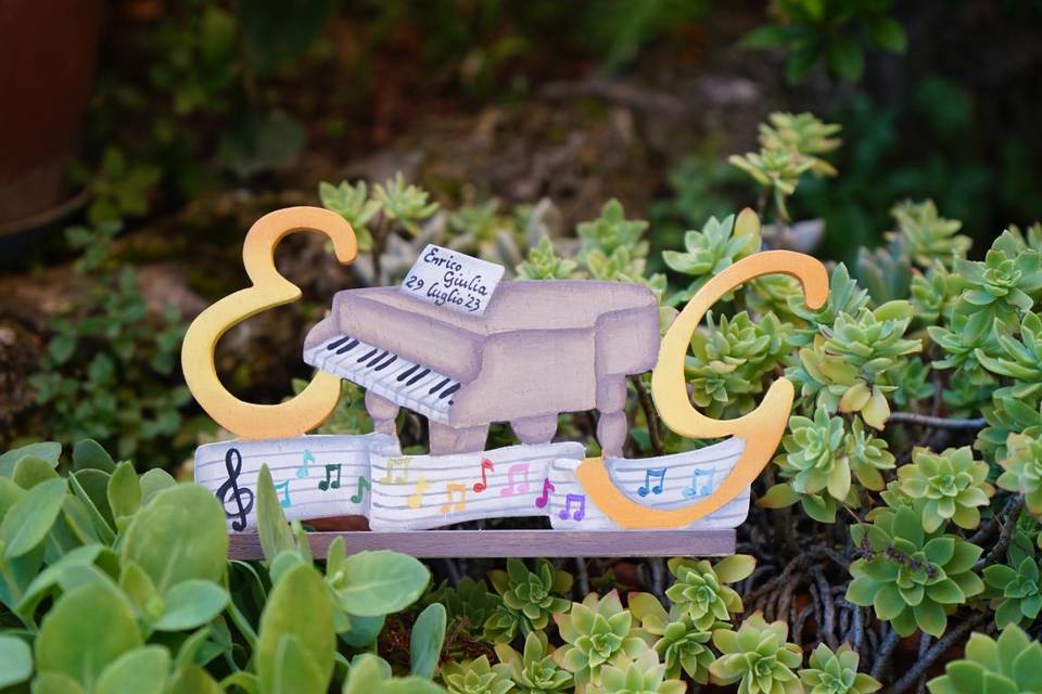 Cake topper pianoforte