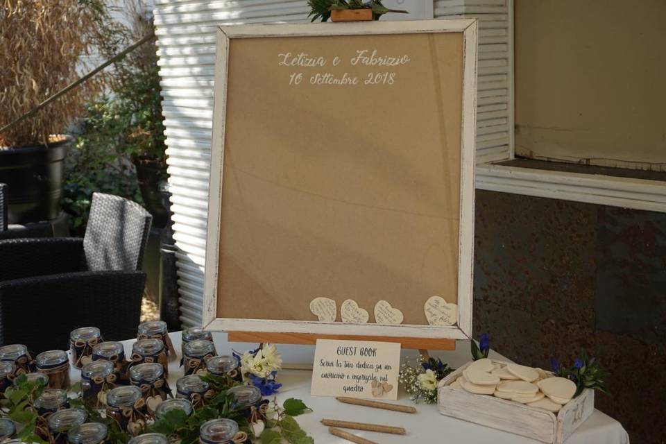 Guest book cornice cuori legno