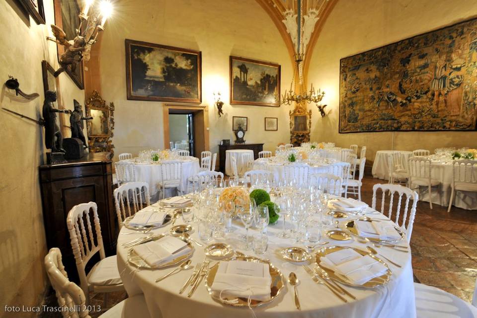 Una sala interna allestita