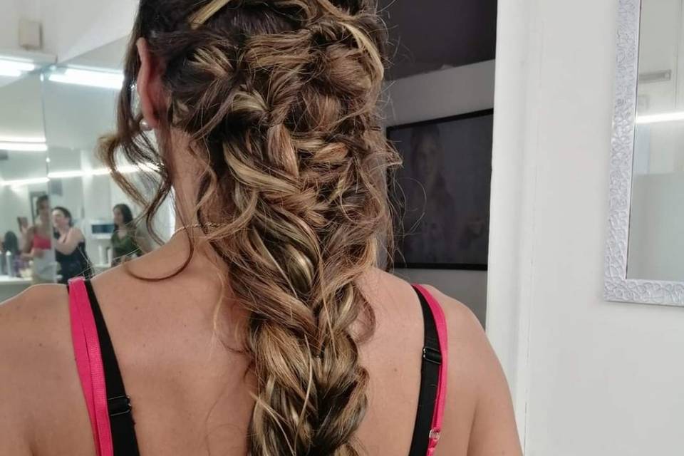 Elisa Leonardi Hair Styles